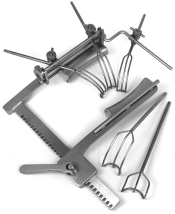 Cosgrove Retractor with Light System border=